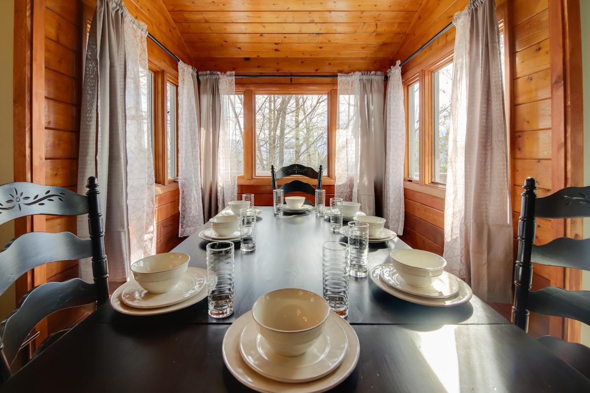 Gatlinburg Mountain Cabin With Hot Tub, Deck And Games Экстерьер фото