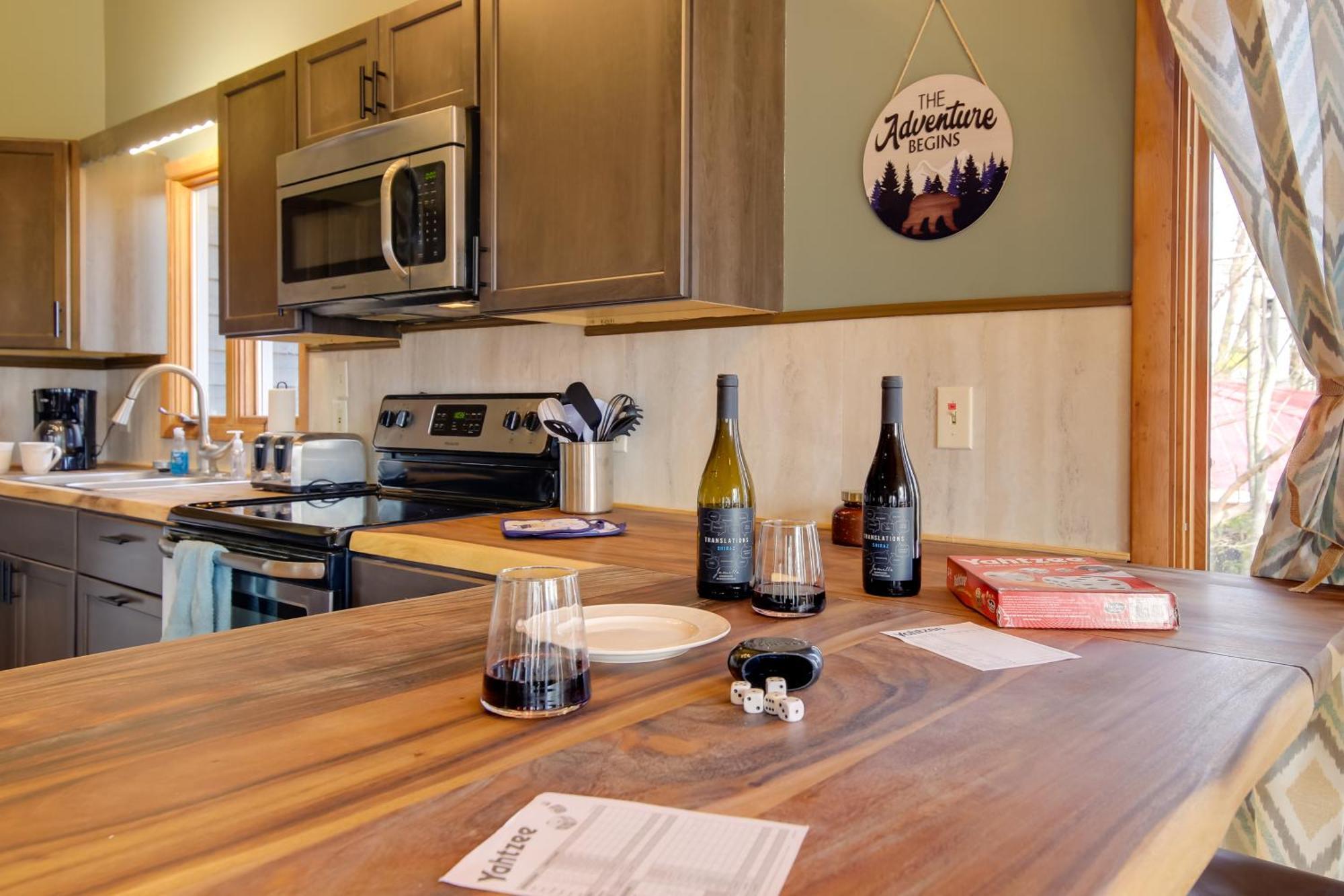 Gatlinburg Mountain Cabin With Hot Tub, Deck And Games Экстерьер фото