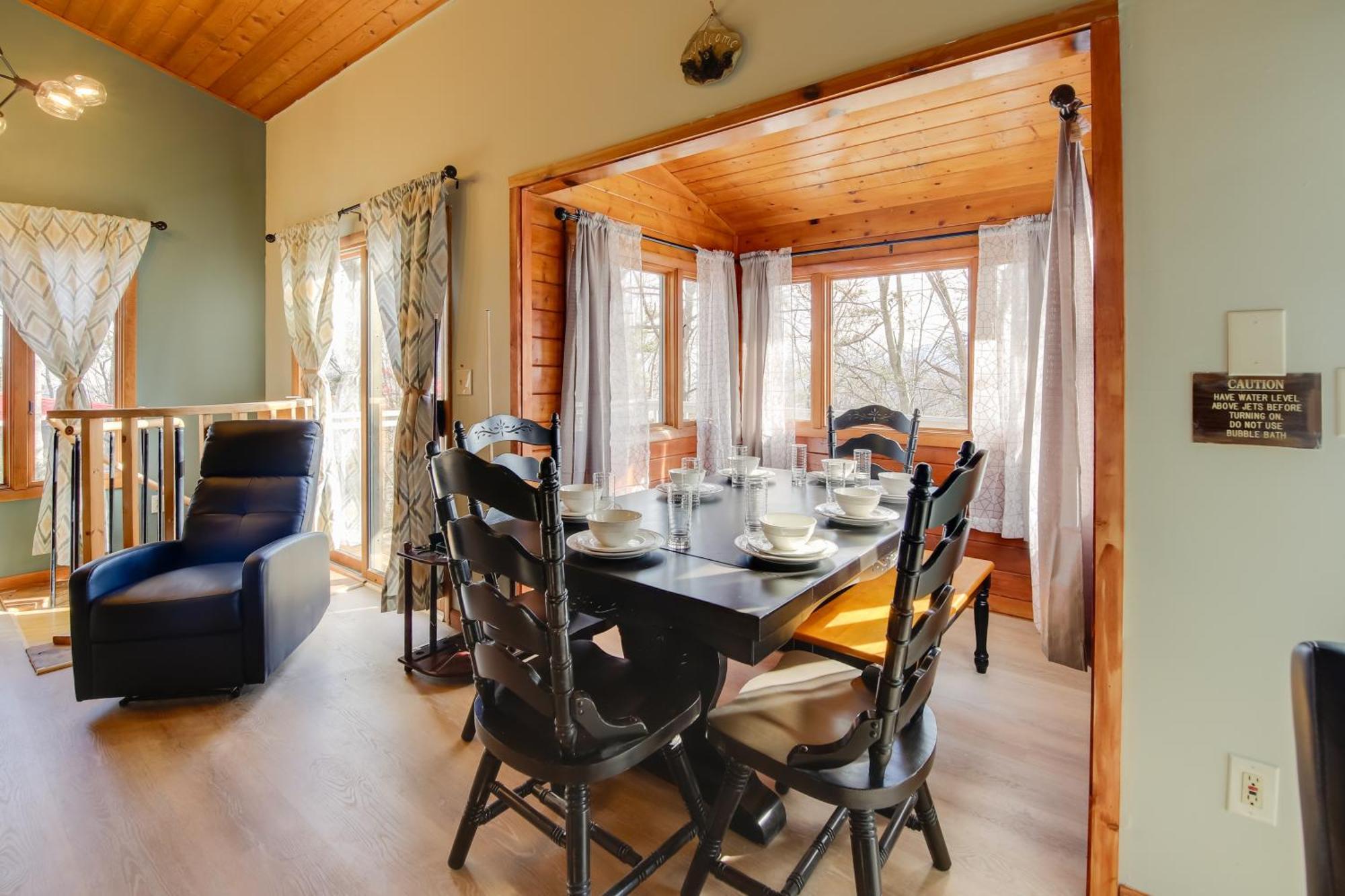Gatlinburg Mountain Cabin With Hot Tub, Deck And Games Экстерьер фото