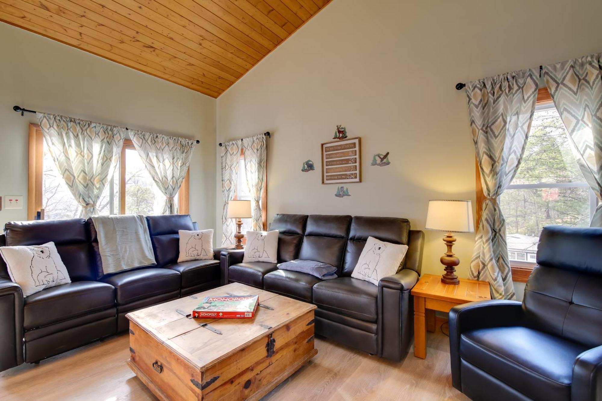 Gatlinburg Mountain Cabin With Hot Tub, Deck And Games Экстерьер фото