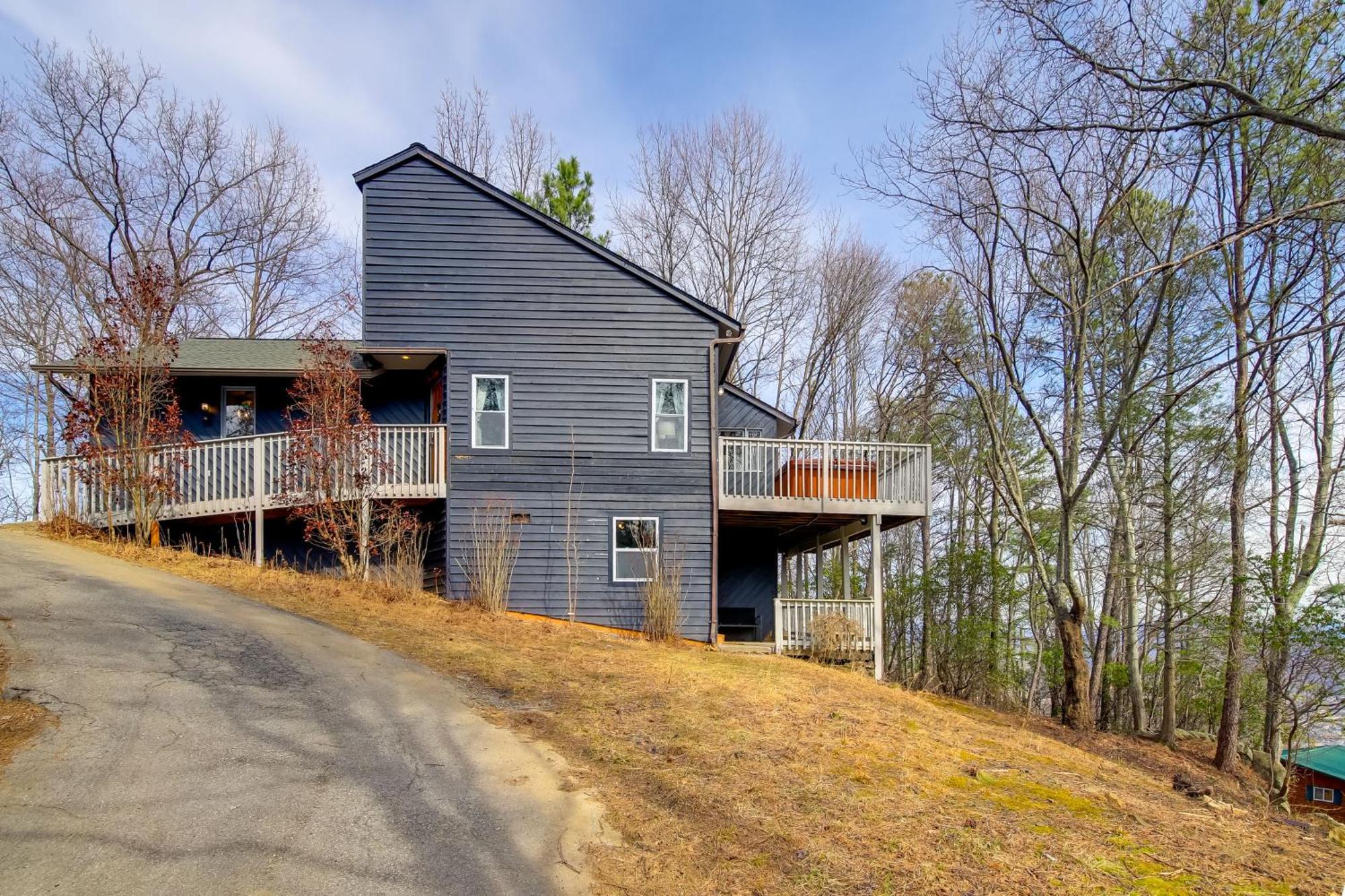 Gatlinburg Mountain Cabin With Hot Tub, Deck And Games Экстерьер фото
